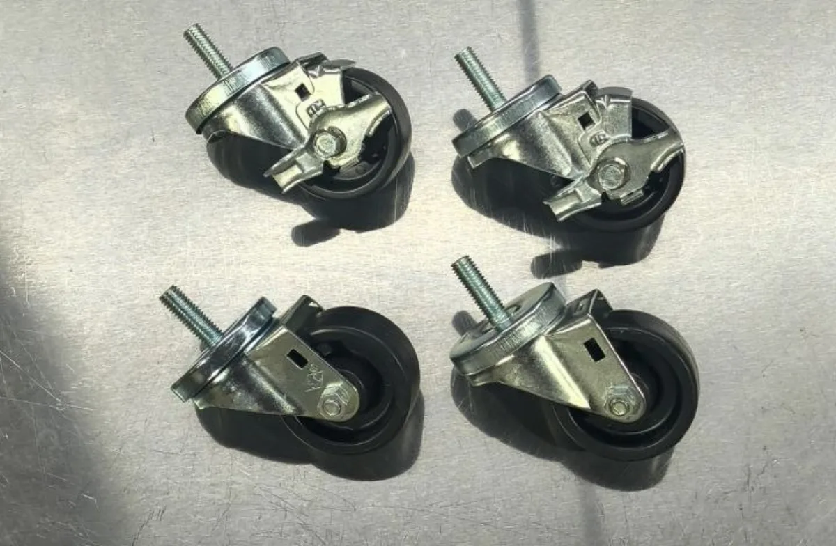 Castors Available